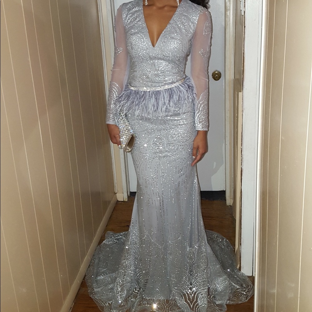 Silver dress.... Perfect for PROM